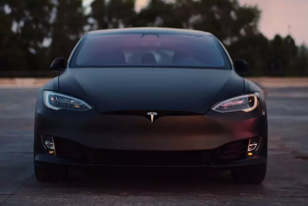 A Tesla-tulajdonosok 98 százaléka elutasítja az Autopilotot